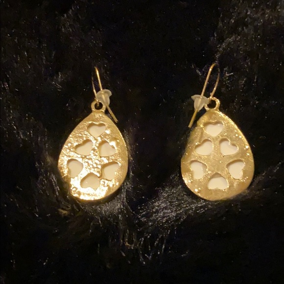 Faceted Tear Drop Earring and Necklace Set - Picture 4 of 8